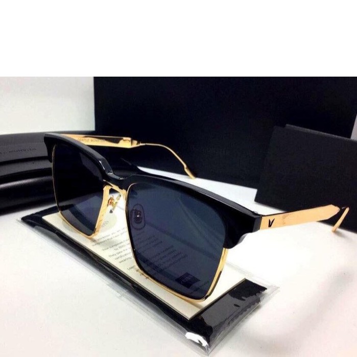 KÍNH V 2017 CHÂN VÀNG FORM VUÔNG NAM/NỮ