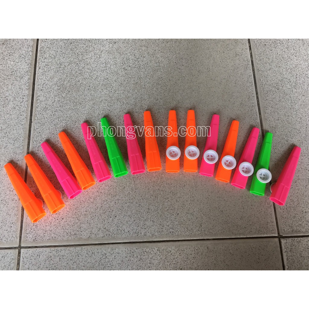 Kèn kazoo nhựa