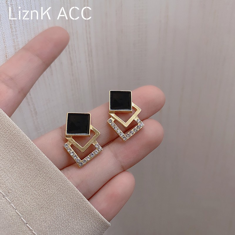 Đôi bông tai xi bạc 925 màu đen cá tính trẻ trung