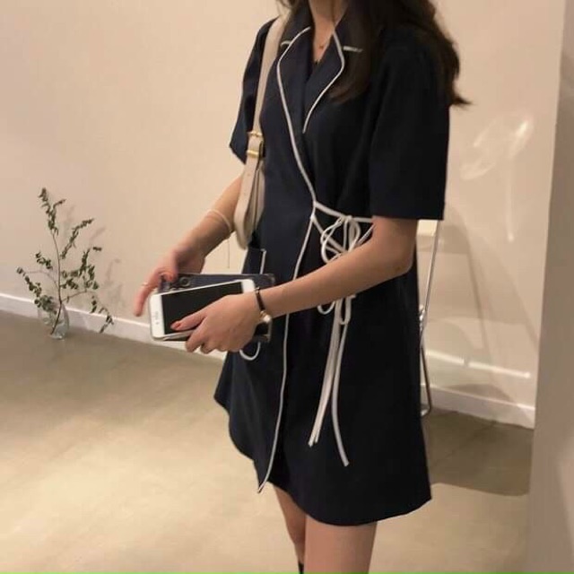 NEW 2021 Đầm đen JENA DRESS form chuẩn thiết kế thắt eo tôn dáng chất vải kaki dày dặn cổ vest tinh tế RẺ VÔ ĐỊCH