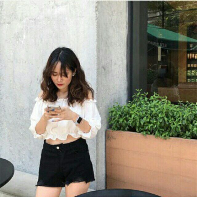 Áo trễ vai crop top tay lỡ cực yêu