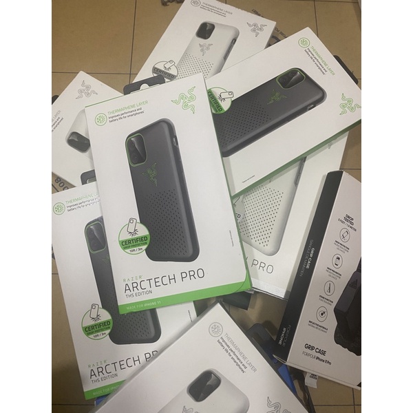 Ốp điện thoại case Razer cho iphone 11 và 11 pro
