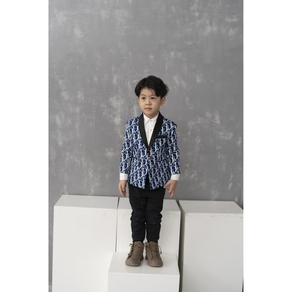 Áo blazer màu xanh họa tiết Di.o.rr