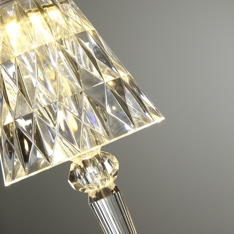 Đèn Ngủ, Đèn trang trí, đèn decor phòng khách, phòng ngủ, Đèn Pha Lê cảm ứng 16 triệu mầu Tặng kèm dây sạc USB