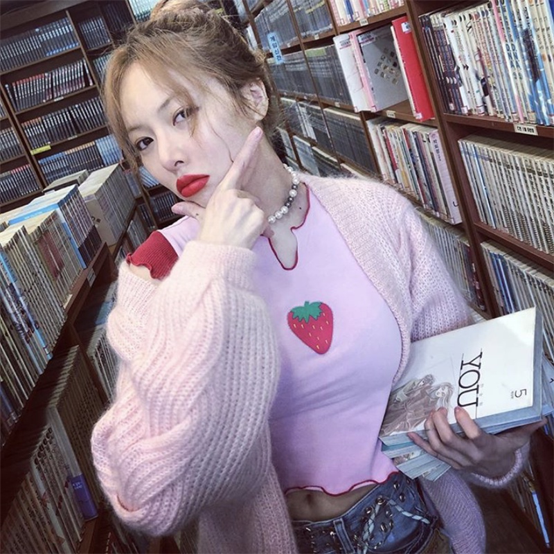 DUNEA Áo Sát Nách Cổ Chữ V Gợn Sóng Hoạ Tiết Dâu Tây Ngọt Ngào 3.3