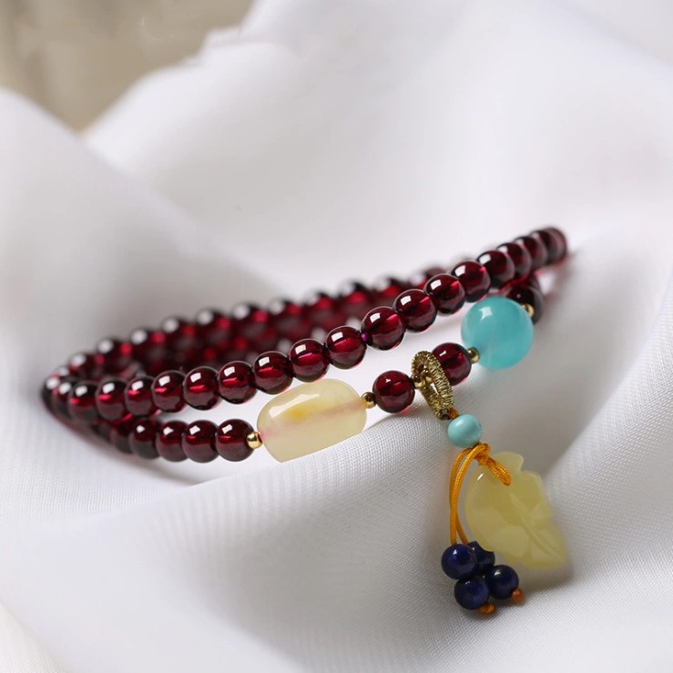 VT134 Vòng tay nữ chuỗi hạt thạch lựu đỏ hạt 5mm mix charm đá xanh