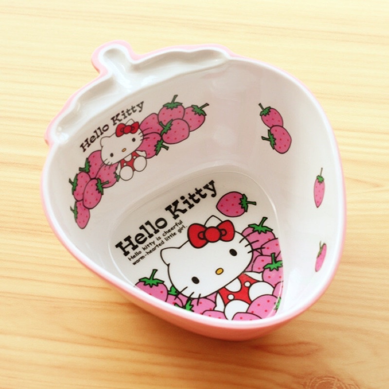 Chén dâu HelloKitty