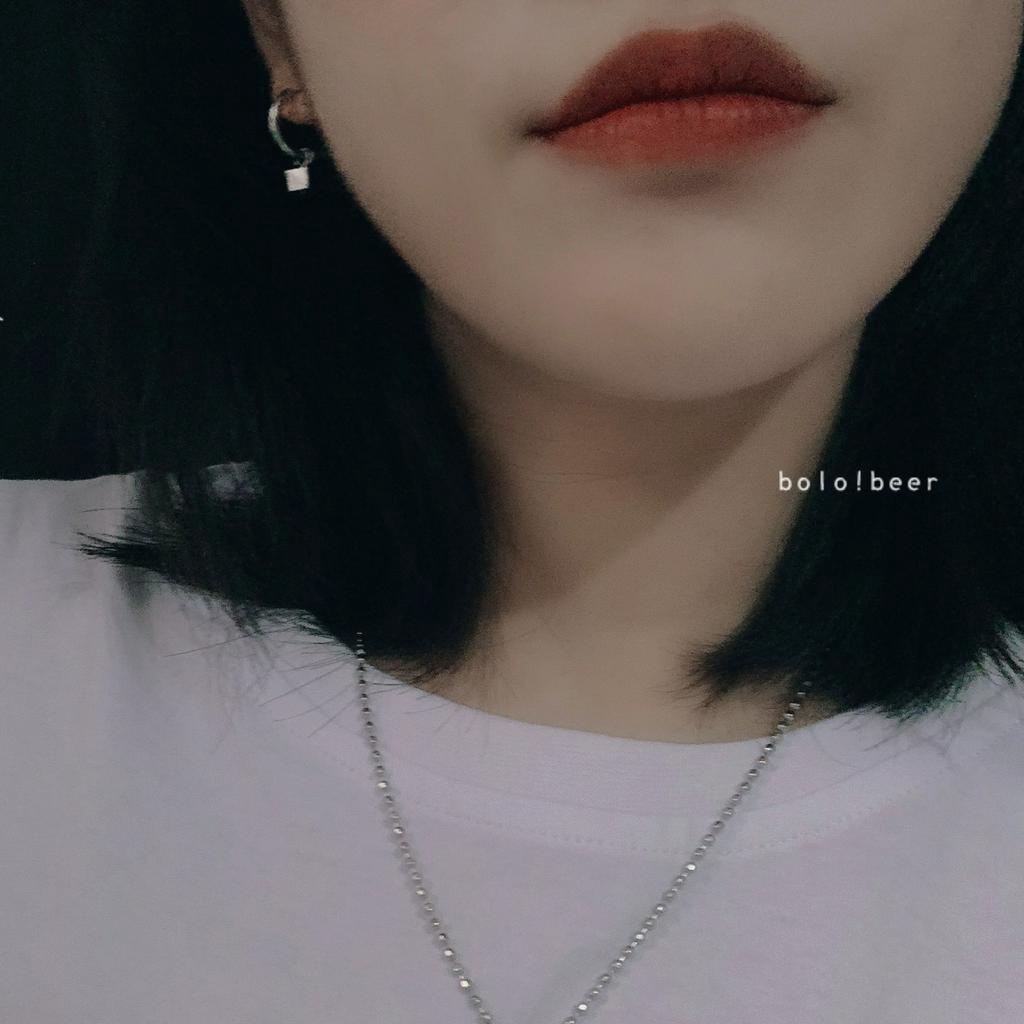 Khuyên tai mặt hình vuông phong cách thời trang cá tính