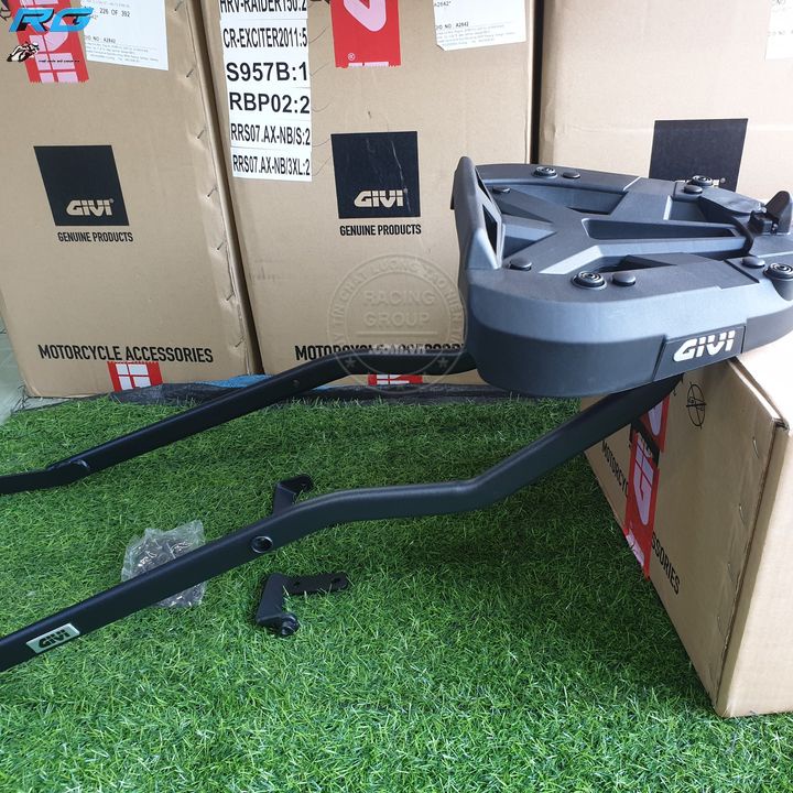 Baga Givi  Givi Exciter 155 HRX Có Đế Gắn Thùng Và Đèn Hậu Stop Chịu Lực Cao chính hãng