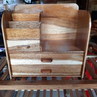 Kệ mỹ phẩm mini ba ngăn