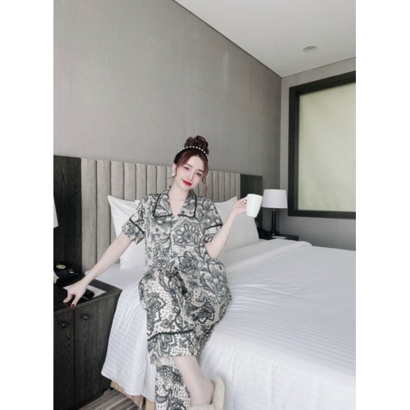 Pijama lụa cách tân, quần dài hoạ tiết xinh xắn