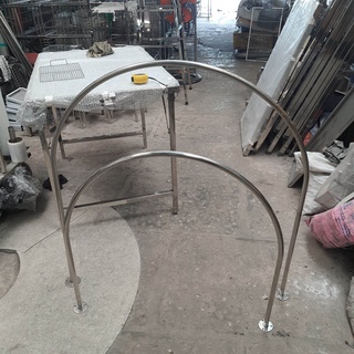 Vòng thử đồ , vòng thay đồ inox nhiều loại khác nhau bắt cùng một bên tường hoặc bắt ở góc tường vuông góc nhau