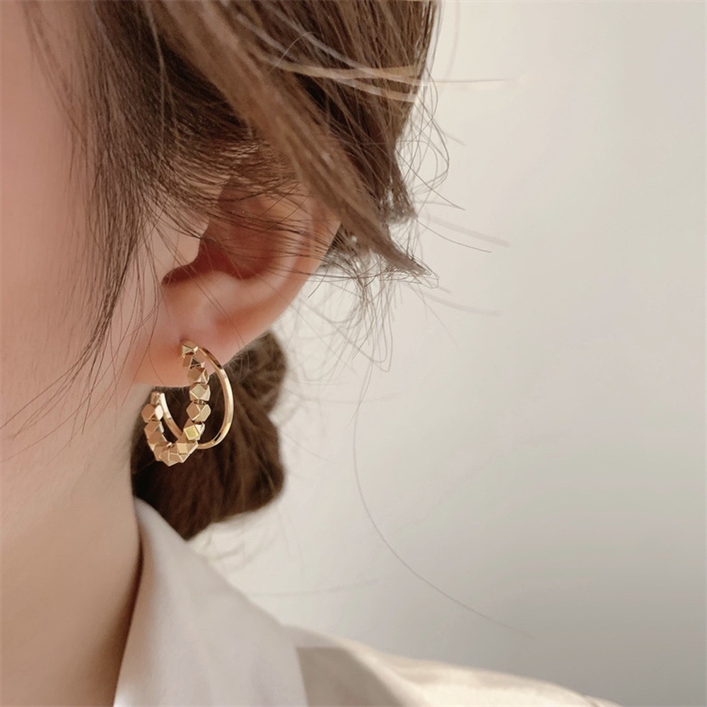 Khuyên Tai Kim Loại Màu Bạc Thời Trang