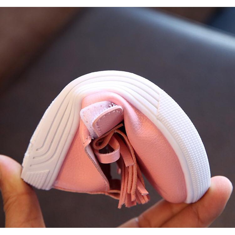 Slip on nơ điệu bé gái