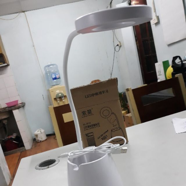Đèn led để bàn