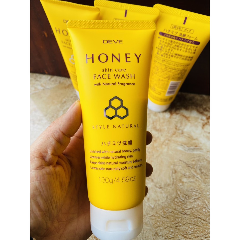 Sữa Rửa Mặt Chiết Xuất Mật Ong Deve 130G