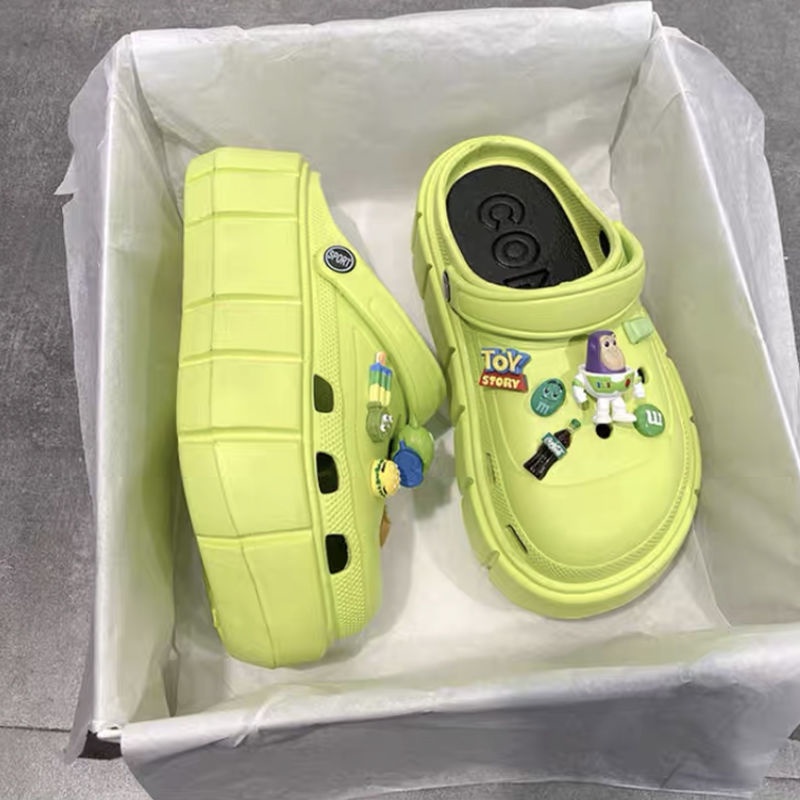 Dép Đi Biển Đục Lỗ Đế Dày In Hoạt Hình Dễ Thương