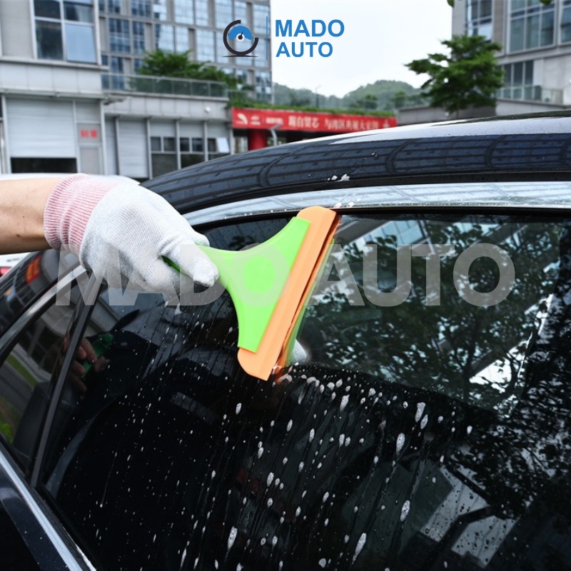 Gạt nước vệ sinh kính dán Film cách nhiệt ô tô MADO AUTO N92