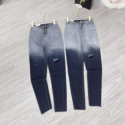 Quần Jeans Bò Loang rách gối cá tính