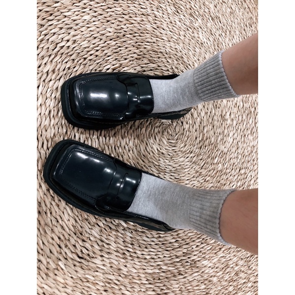 Giày loafer