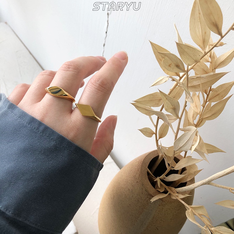 Nhẫn Titan Mạ Vàng 18k Hình Thoi Màu Sắc