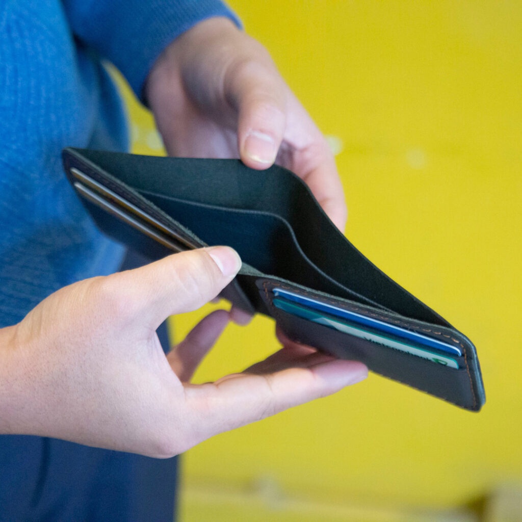 Ví nam mini AD08, bóp nam da bò nguyên tấm may thủ công thiết kế nhỏ gọn đơn giản, bảo hành da 06 tháng - Adonis