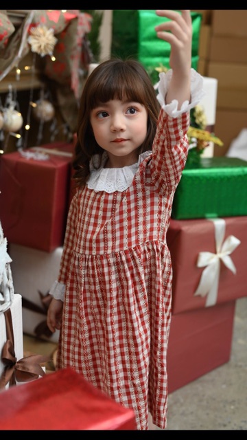 Váy kẻ Next bé gái siêu cute