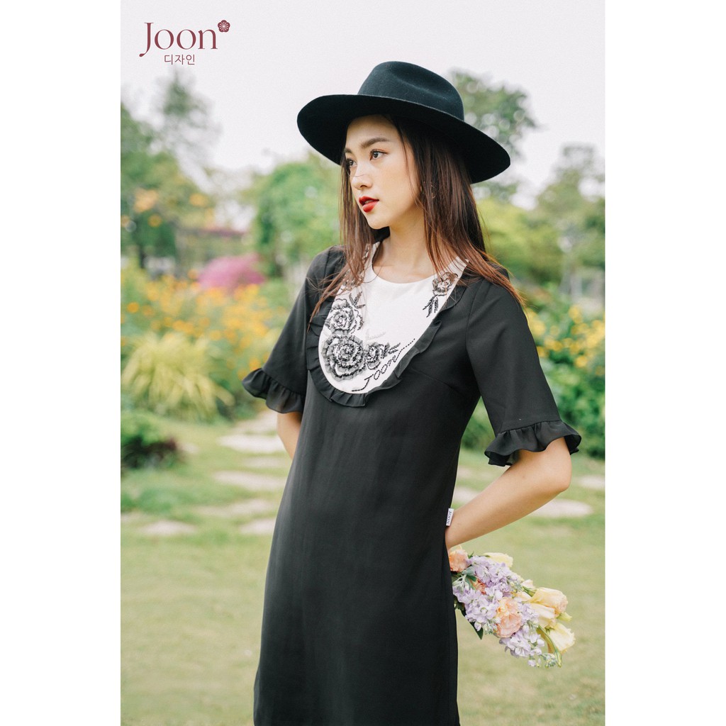 Váy thiết kế Esquire