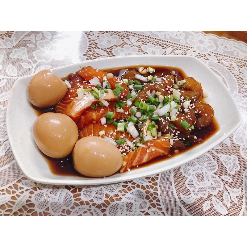 Cua Ghẹ, Cá hồi, Tôm, Trứng ngâm tương phần nhỏ