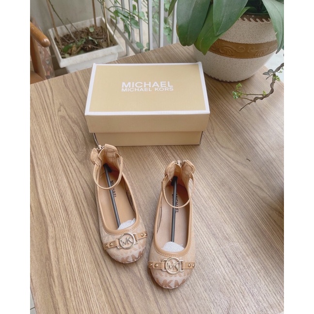 Giầy mk bé gái full box
