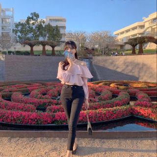 😆 Áo rớt vai dây hồng