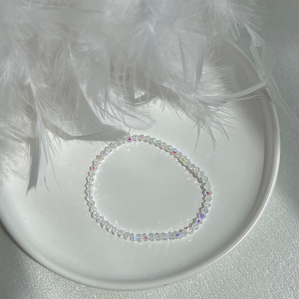 Vòng tay chuỗi hạt màu trắng trong hologram B54 Choker Club