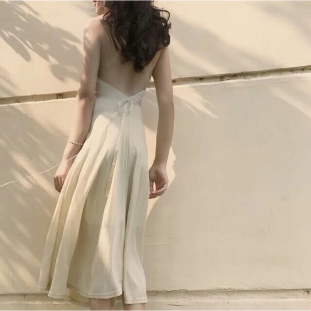 Váy hở lưng đan dây