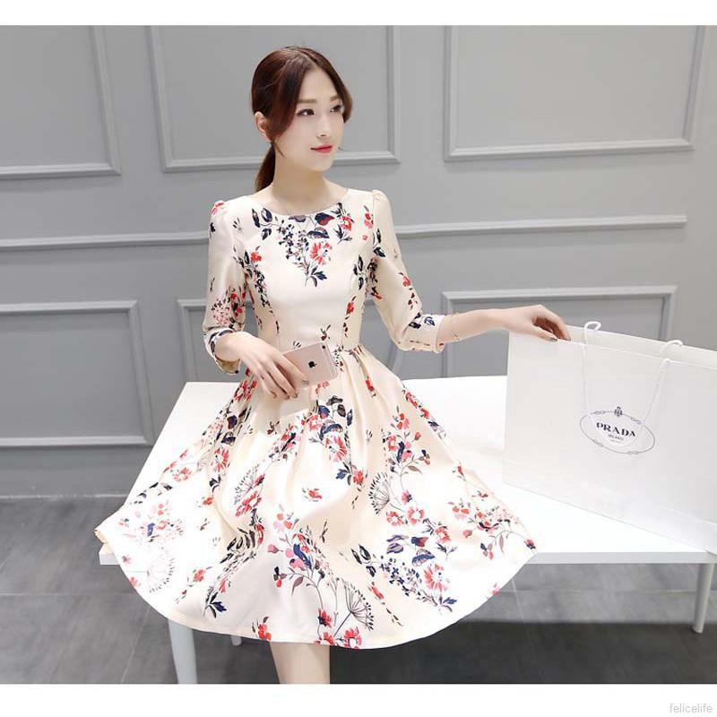 Đầm cổ tròn in hoa mùa hè