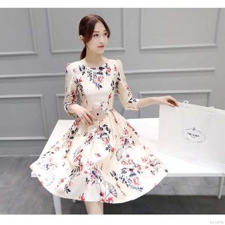 Đầm cổ tròn in hoa mùa hè