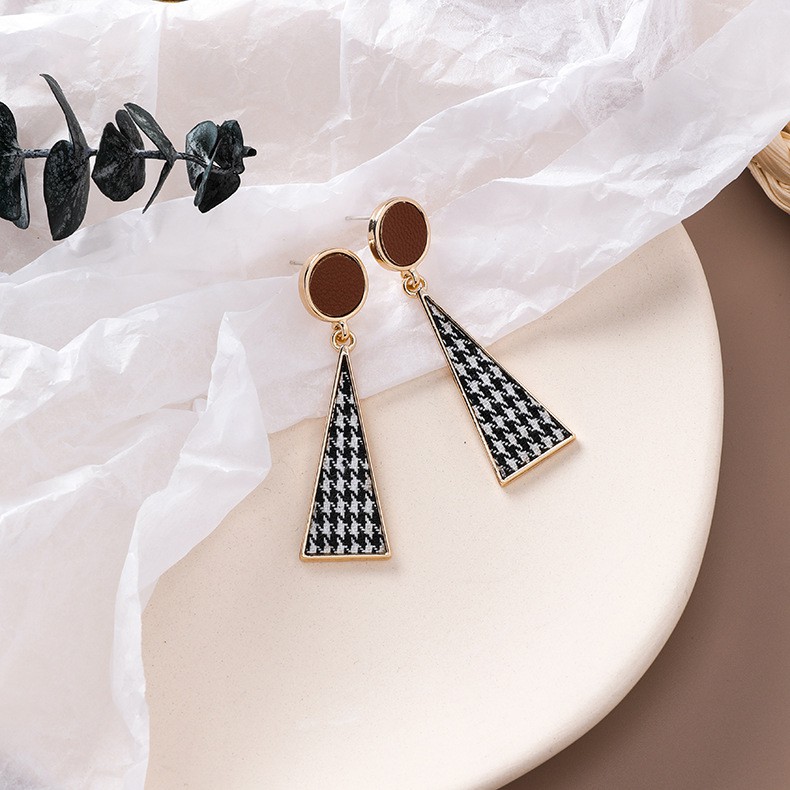 Bông tai nhiều mẫu style Hàn họa tiết caro xinh xắn - HT272