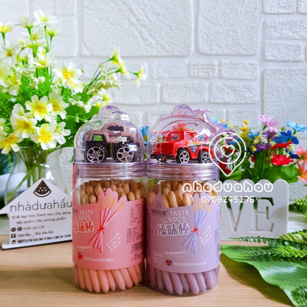 Một hủ bánh que phủ kem sô cô la vị dâu/ việt quất/matcha trà xanh kèm xe hơi đồ chơi cute Hongkong hủ 150gam