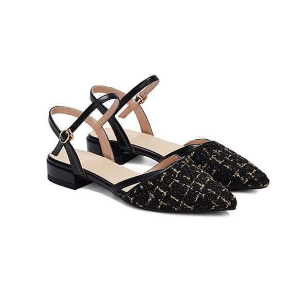 Sandal nữ đế bệt bít mũi