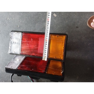 Đôi đèn hậu xe oto