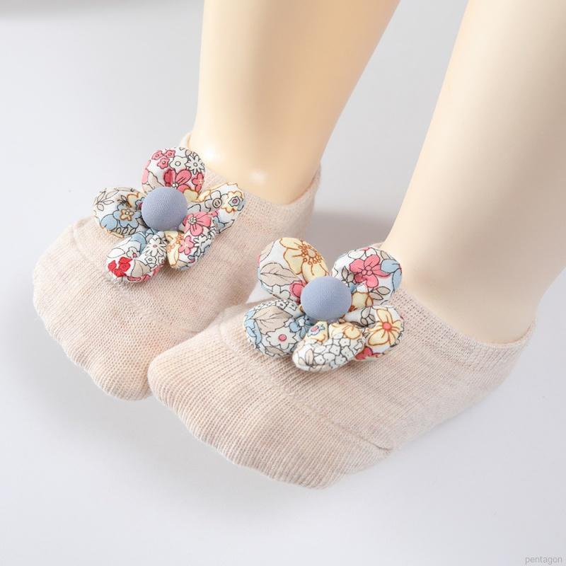 Vớ cotton chống trượt họa tiết hoa bướm dễ thương cho bé gái
