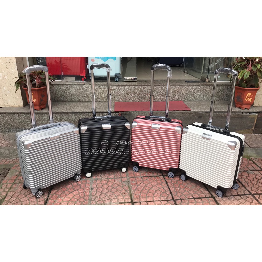 Vali kẻ ngang dáng vuông 18inch nhỏ gọn
