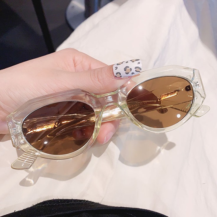 Kính mát nữ gọng tròn thời trang