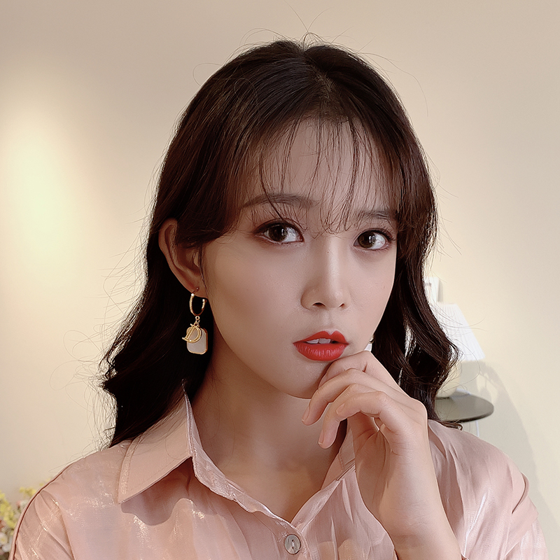 Southoreaegantfashionshelleearrings