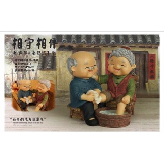 Tượng " Hạnh phúc về già" về rồi nhé. To hơn rất nhiều tượng 4 ông ạ Đẹp nên e cũng dùng 1 bộ cho lên kệ luôn