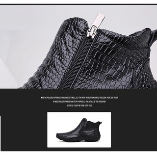 Fashionable crocodile leather patterned men's boots