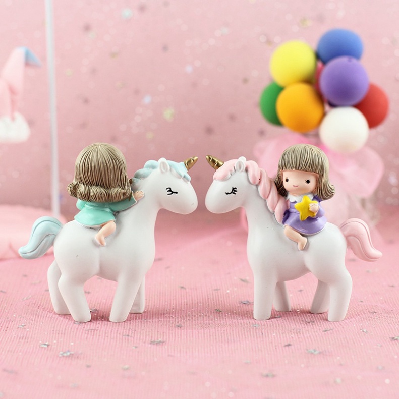 trang trí bánh kem sinh nhật [FREESHIP❤️] bé gái cưỡi ngựa dễ thương