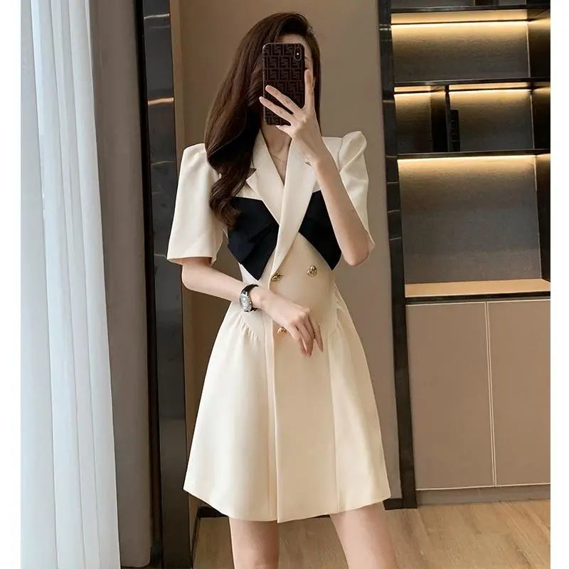 Đầm trắng tay phồng cổ vest kiểu Pháp thời trang hè 2022 mới cho nữ