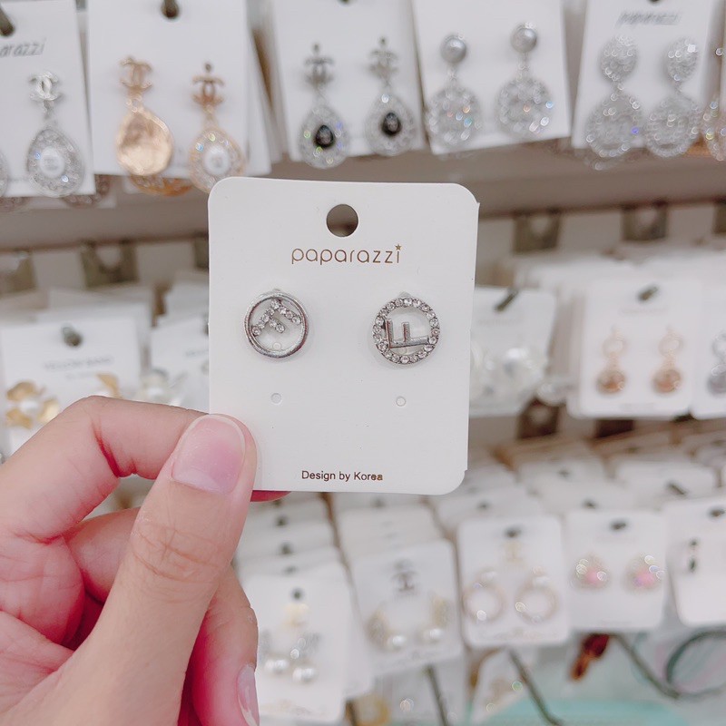 Bông  tai thương hiệu 1 mẫu mã đa dạng