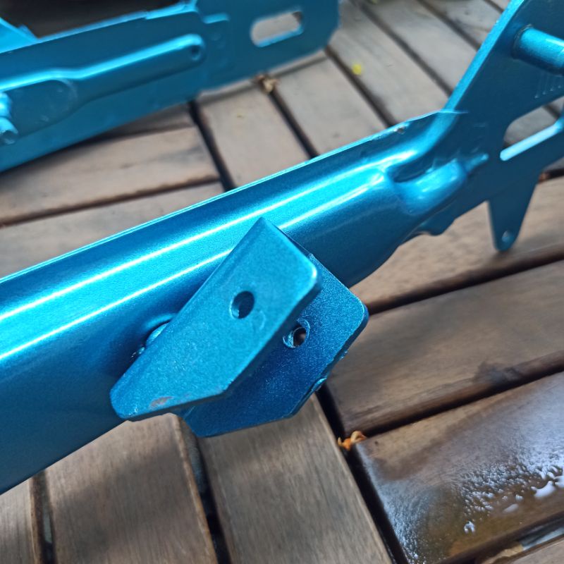 Gắp 3 tầng, cảng sau cub 82 màu xanh lơ