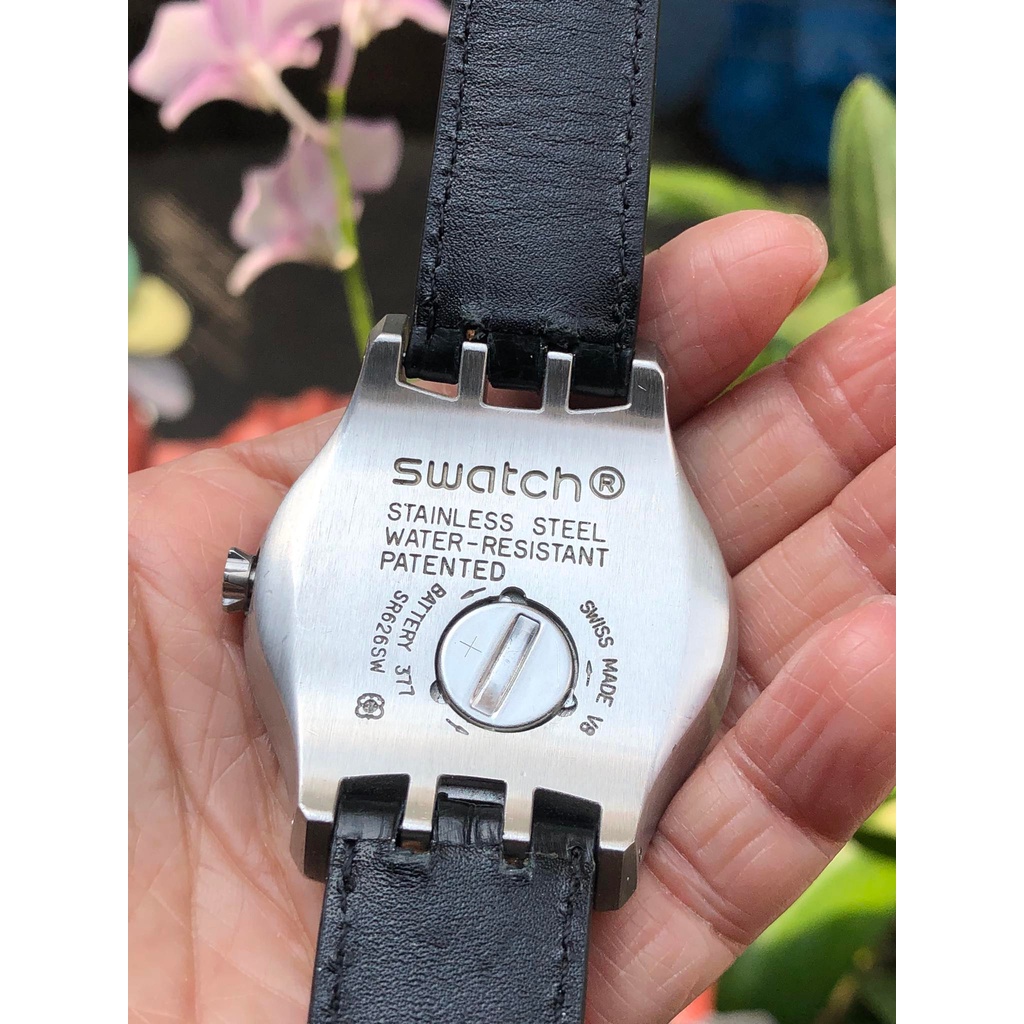 Thanh lý đồng hồ nam hiệu Swatch Thụy Sĩ, dây da thật, hàng đã qua sử dụng